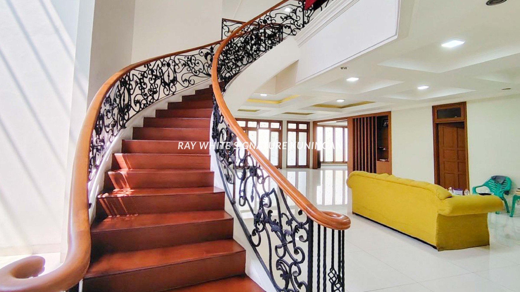 Rumah 2 Lantai Siap Huni Lokasi Elite di Jl Dwijaya II Kebayoran Baru