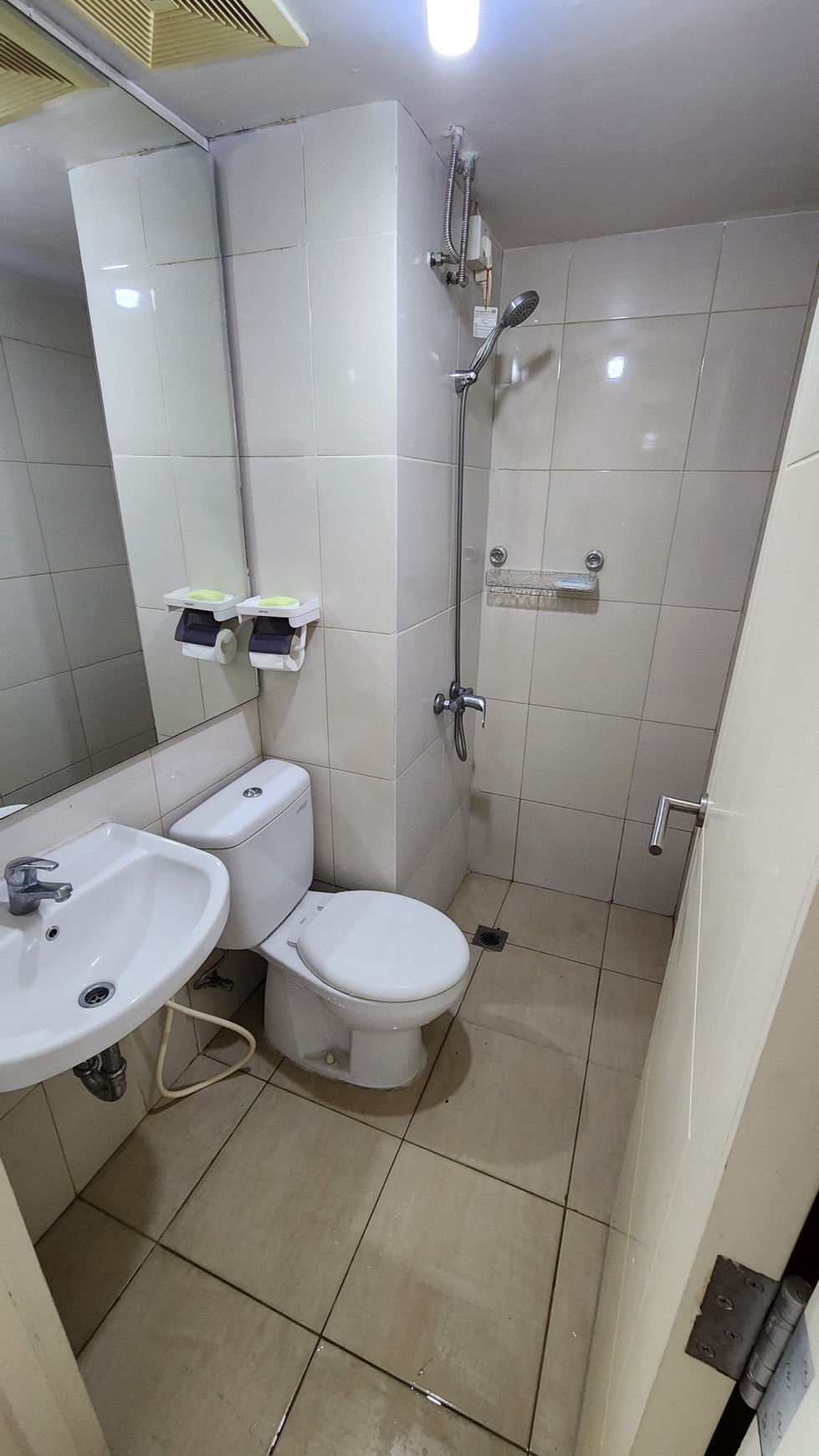 Disewakan apartemen tanglin type studio Full Furnish Connect Pakuwon Mall surabaya