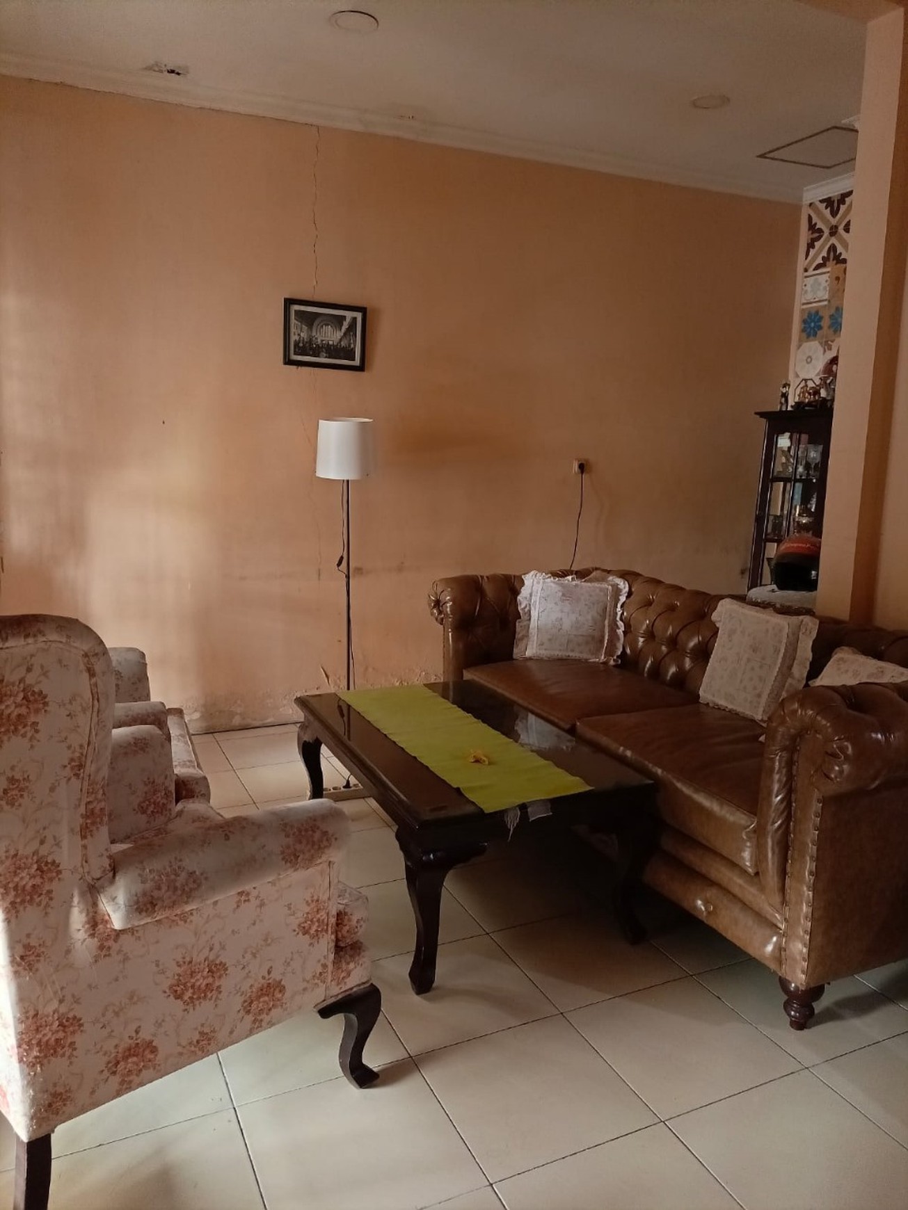 Rumah 1 1/2   Lantai di Cluster Exclusive Maribaya, Villa Dago, Benda Baru, Pamulang, Tangerang Selatan.