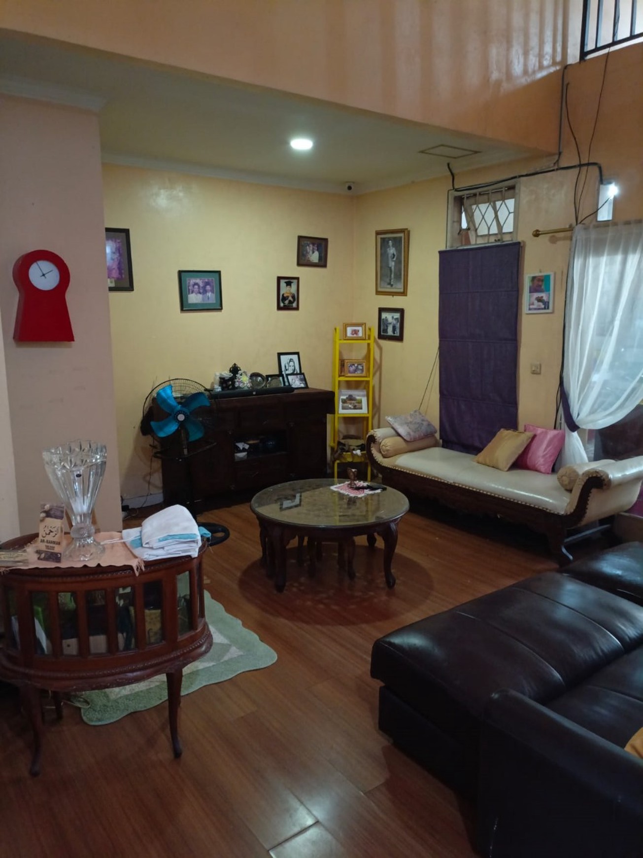 Rumah 1 1/2   Lantai di Cluster Exclusive Maribaya, Villa Dago, Benda Baru, Pamulang, Tangerang Selatan.