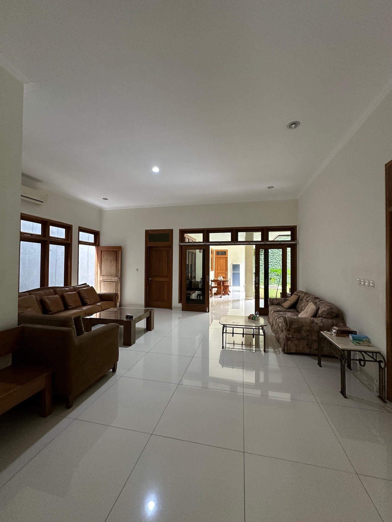Dijual Rumah Minimalis 1,5 lantai di bilangan Permata Hijau Jakarta Selatan