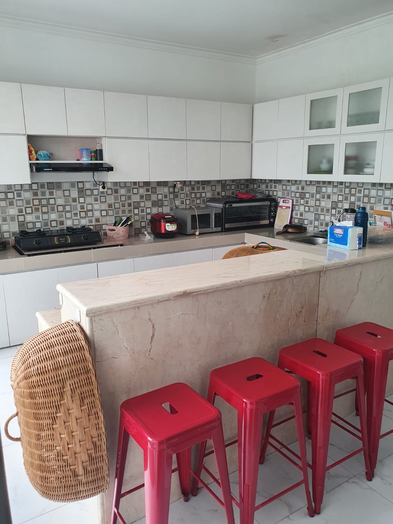 RUMAH CANTIK BOULEVARD DI LEGENDA WISATA HARGA NEGO