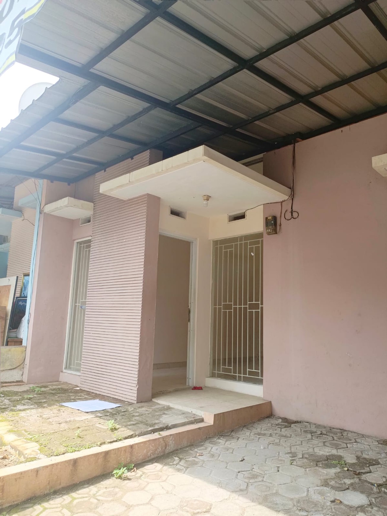 Rumah Bagus Siap Huni Asri di Graha Verina, Graha Raya, Bintaro Jaya
