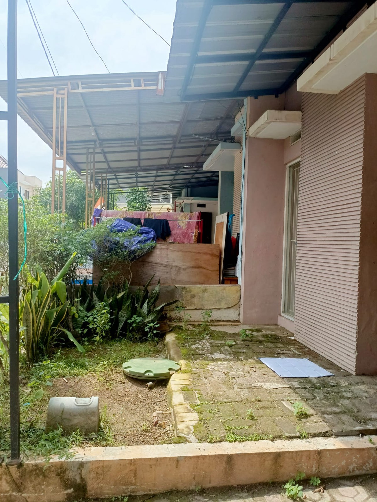 Rumah Bagus Siap Huni Asri di Graha Verina, Graha Raya, Bintaro Jaya