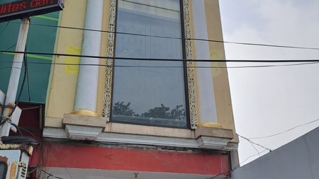 Disewakan Ruko 2,5 lantai di Nol Jalan Raya Manyar Surabaya
