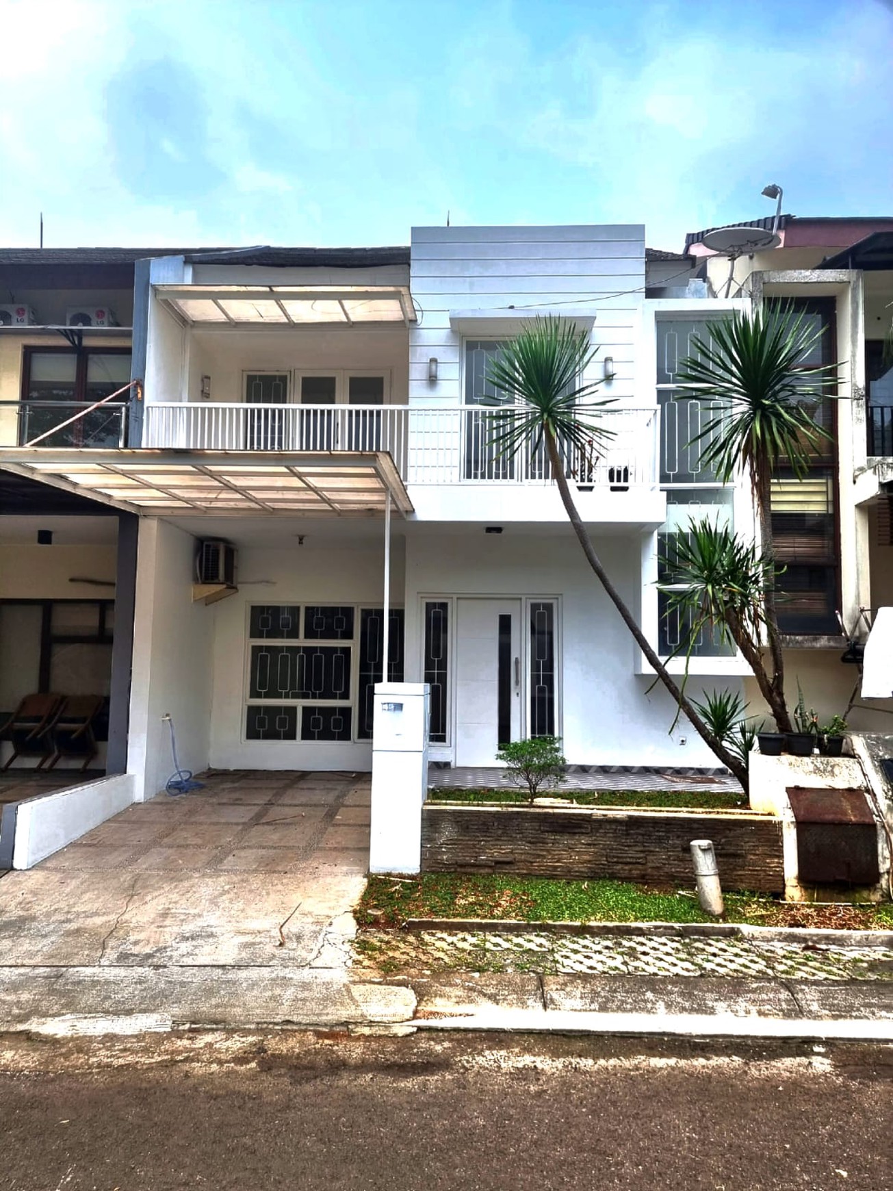 Rumah Minimalis Siap Huni di Cluster Emerald Town House, Bintaro Jaya, Sektor 9