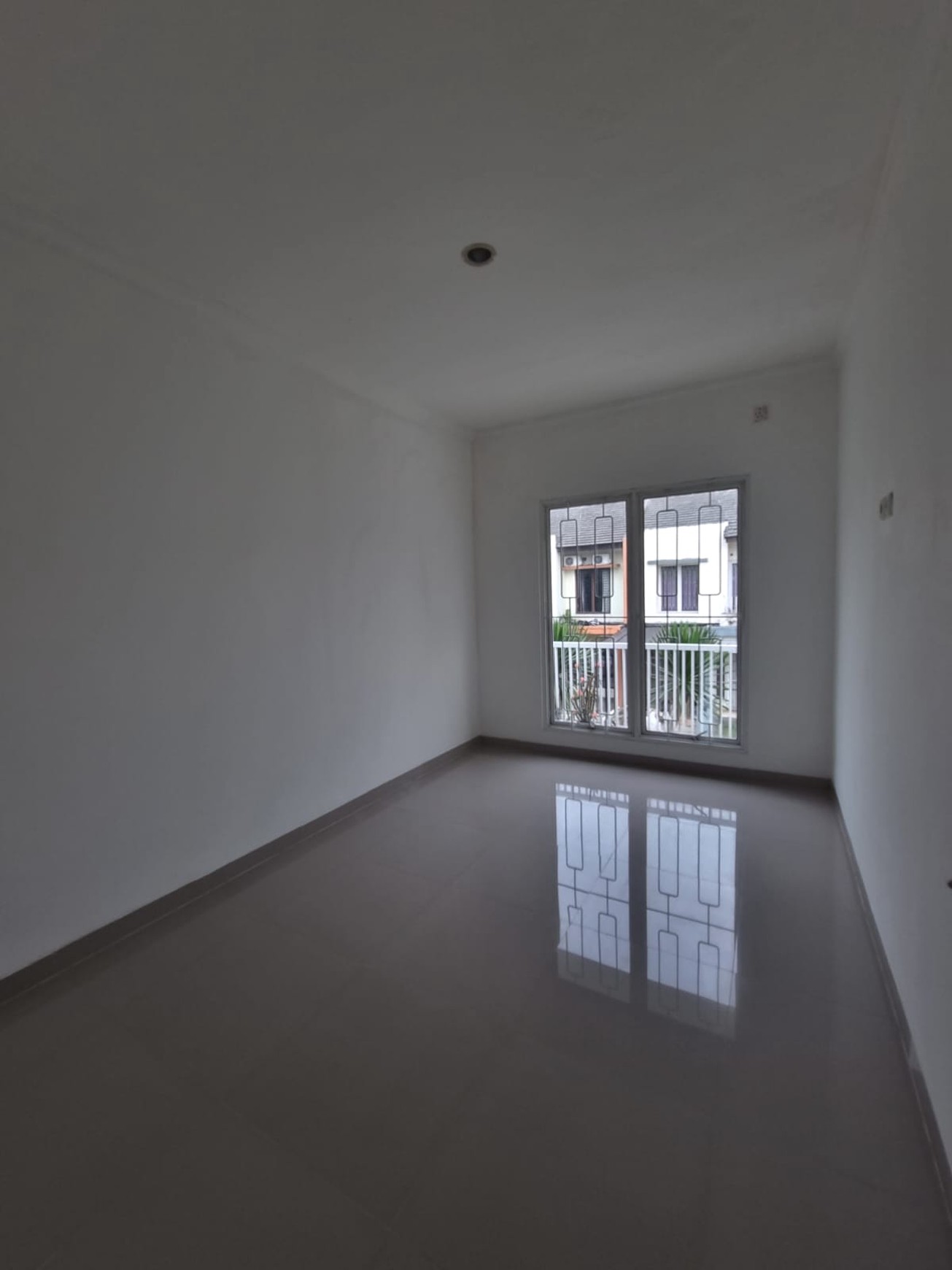 Rumah Minimalis Siap Huni di Cluster Emerald Town House, Bintaro Jaya, Sektor 9