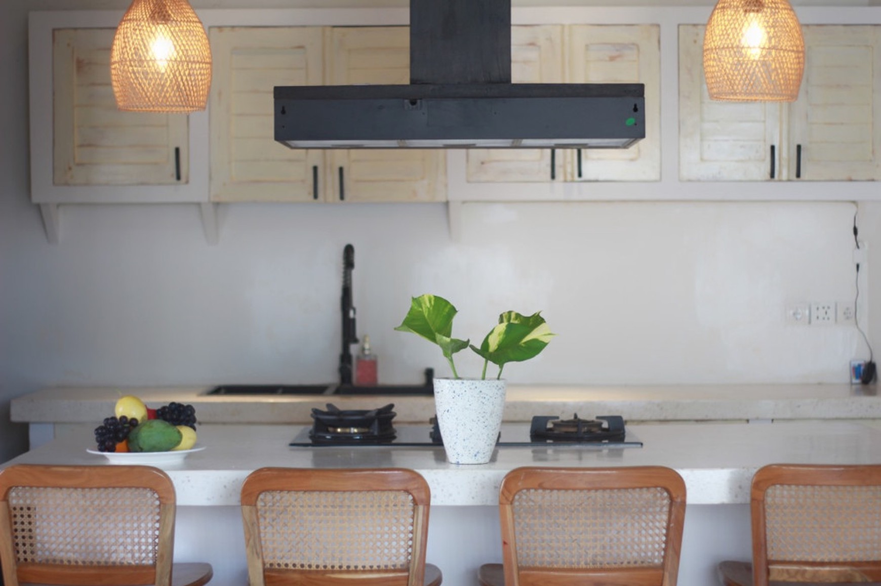 Leasehold - Contemporary 2-Bedroom Villa in Umalas with Rooftop Pool and Scenic Views
