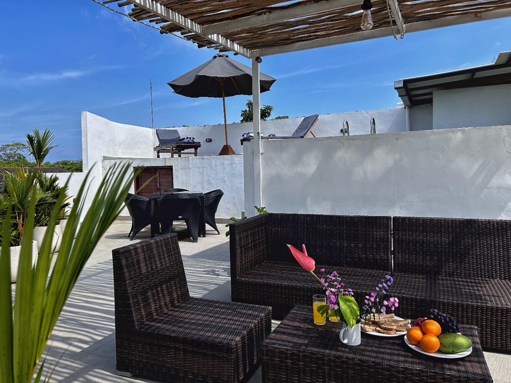 Leasehold - Contemporary 2-Bedroom Villa in Umalas with Rooftop Pool and Scenic Views