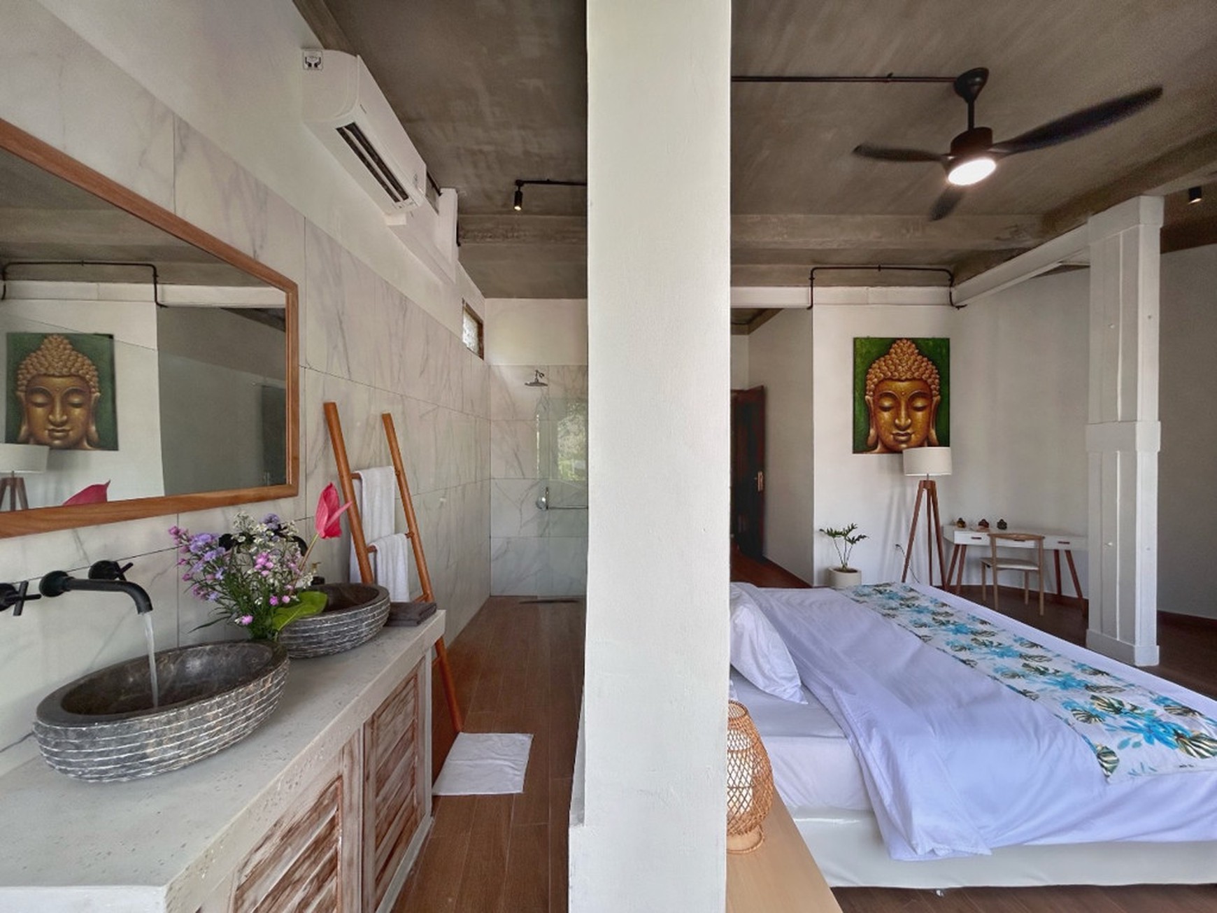 Leasehold - Contemporary 2-Bedroom Villa in Umalas with Rooftop Pool and Scenic Views