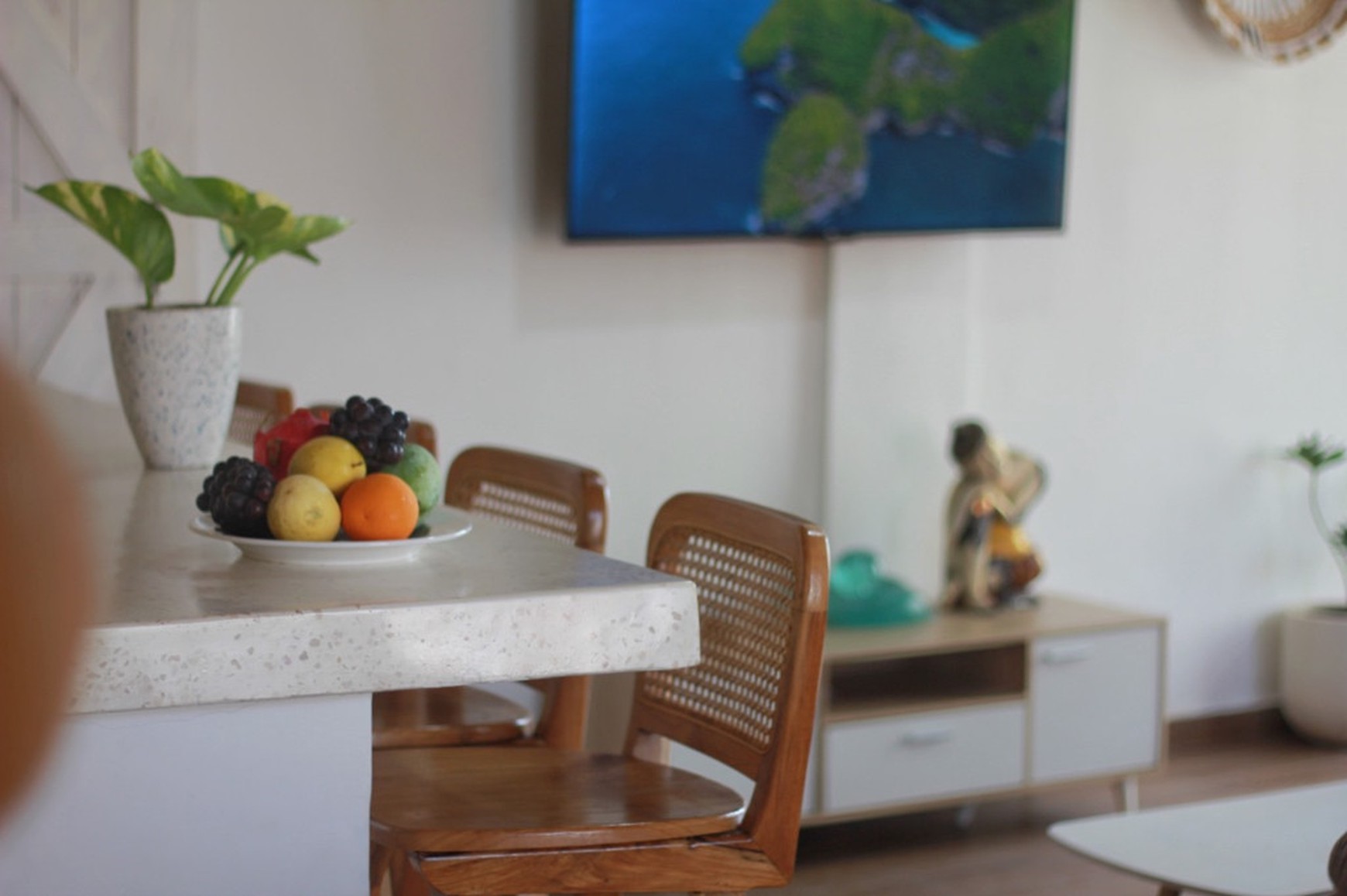 Leasehold - Contemporary 2-Bedroom Villa in Umalas with Rooftop Pool and Scenic Views