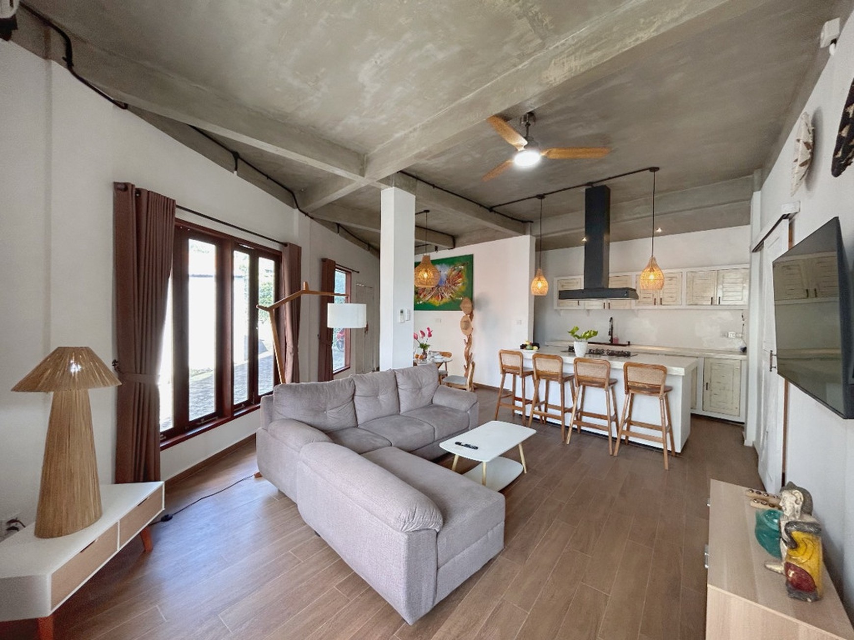Leasehold - Contemporary 2-Bedroom Villa in Umalas with Rooftop Pool and Scenic Views