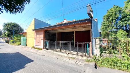 Rumah Tinggal 2 Lantai Lokasi Strategis Dekat Poltekkes Banyuraden Sleman