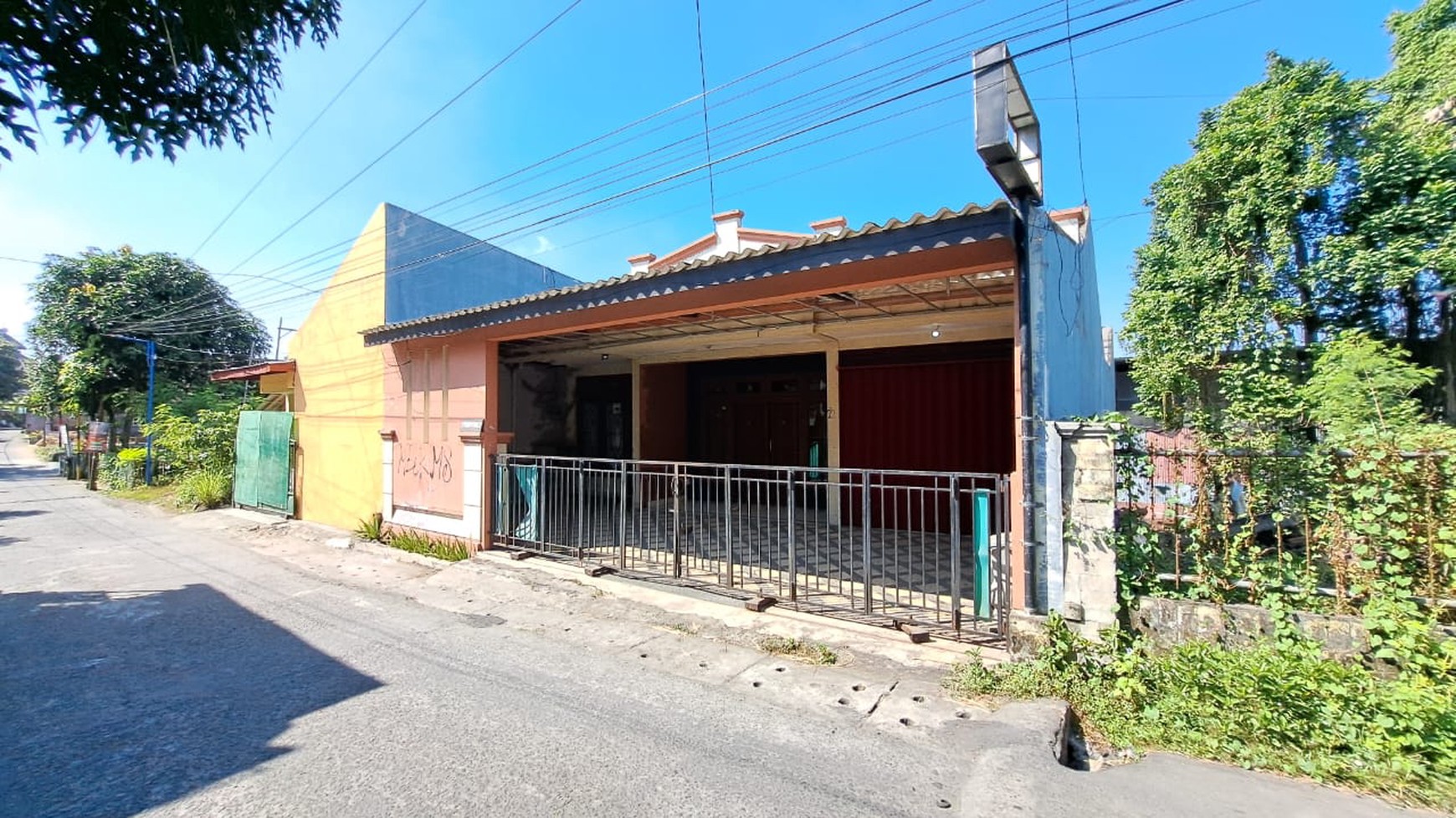 Rumah Tinggal 2 Lantai Lokasi Strategis Dekat Poltekkes Banyuraden Sleman