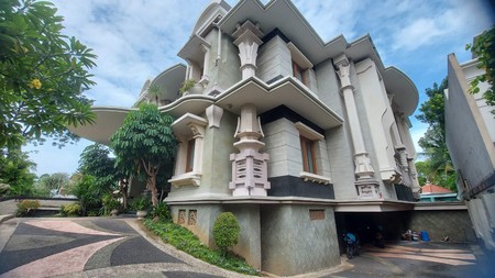 DIJUAL RUMAH MEWAH GOLF VIEW - GRAHA FAMILY 
