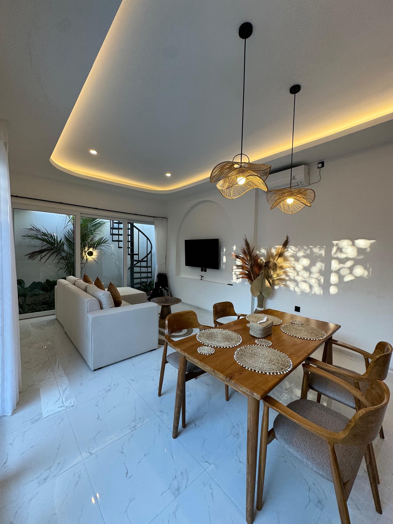 Leasehold - Modern Villa in Tumbak Bayuh, Canggu, Bali