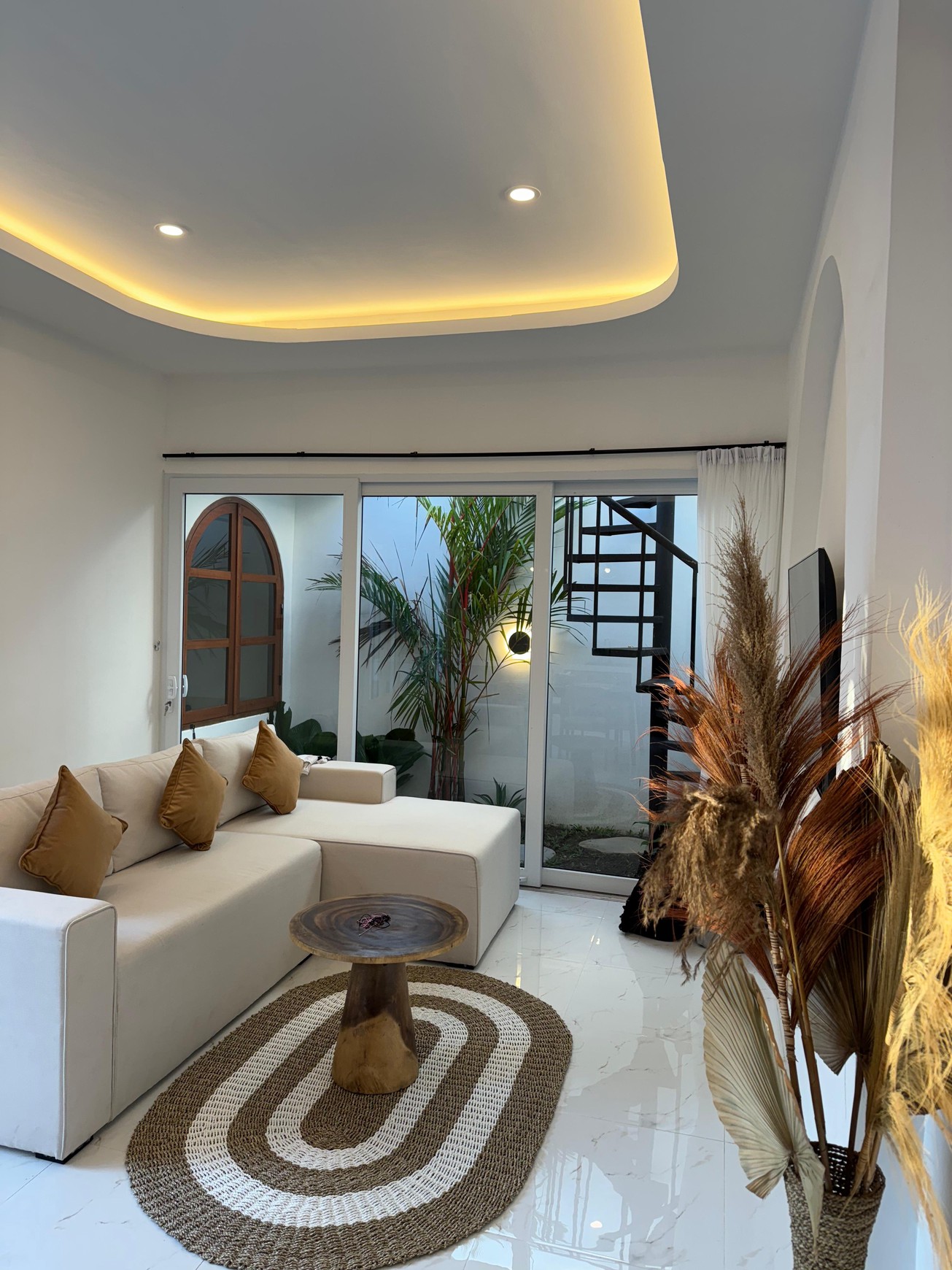 Leasehold - Modern Villa in Tumbak Bayuh, Canggu, Bali