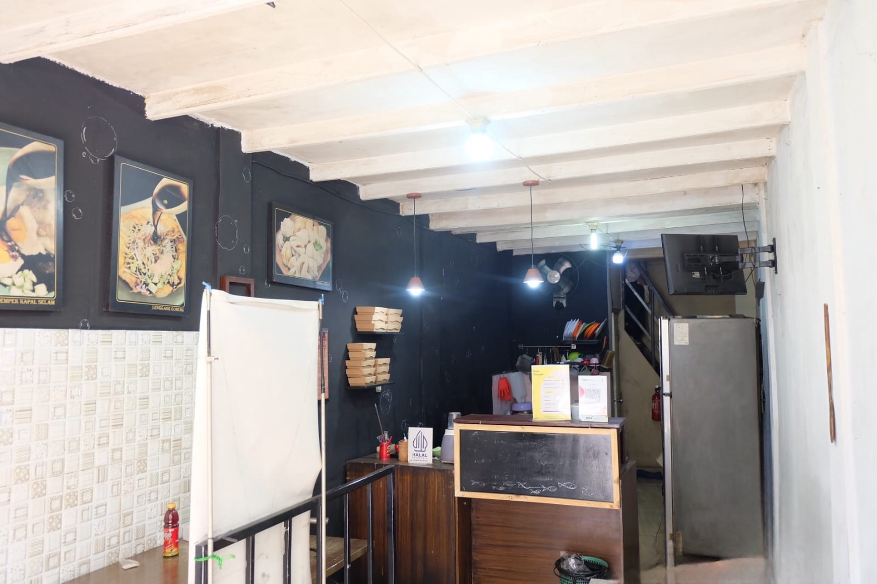 Rumah Strategis 3 Lantai di Sayap Dago, Bandung!