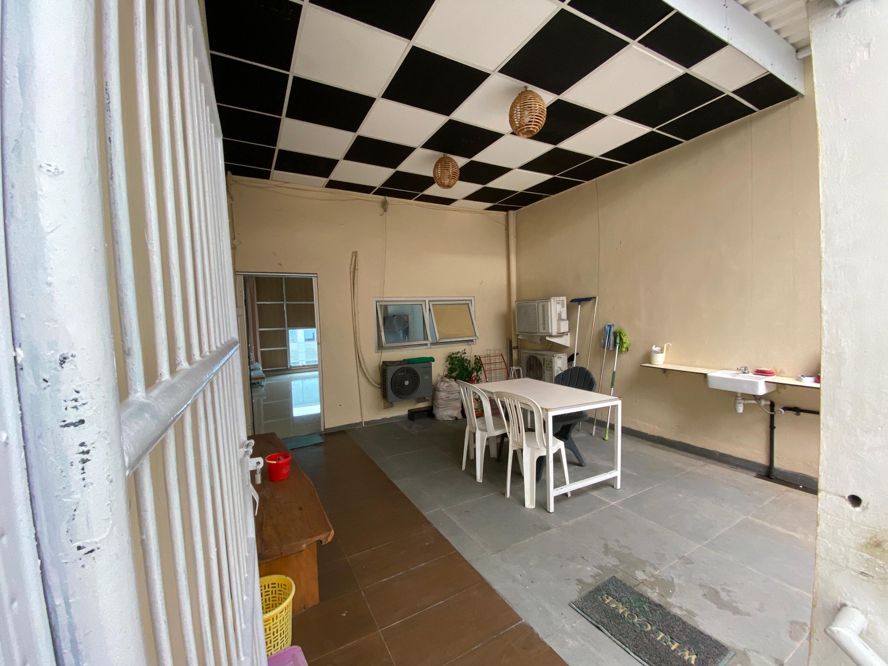 Di Jual Ruko 4 Lantai,  Jl. Manyar Kertoarjo, Surabaya