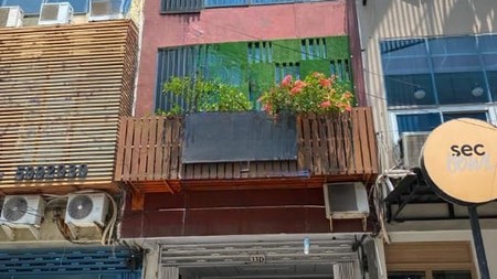 Di Jual Ruko 4 Lantai,  Jl. Manyar Kertoarjo, Surabaya