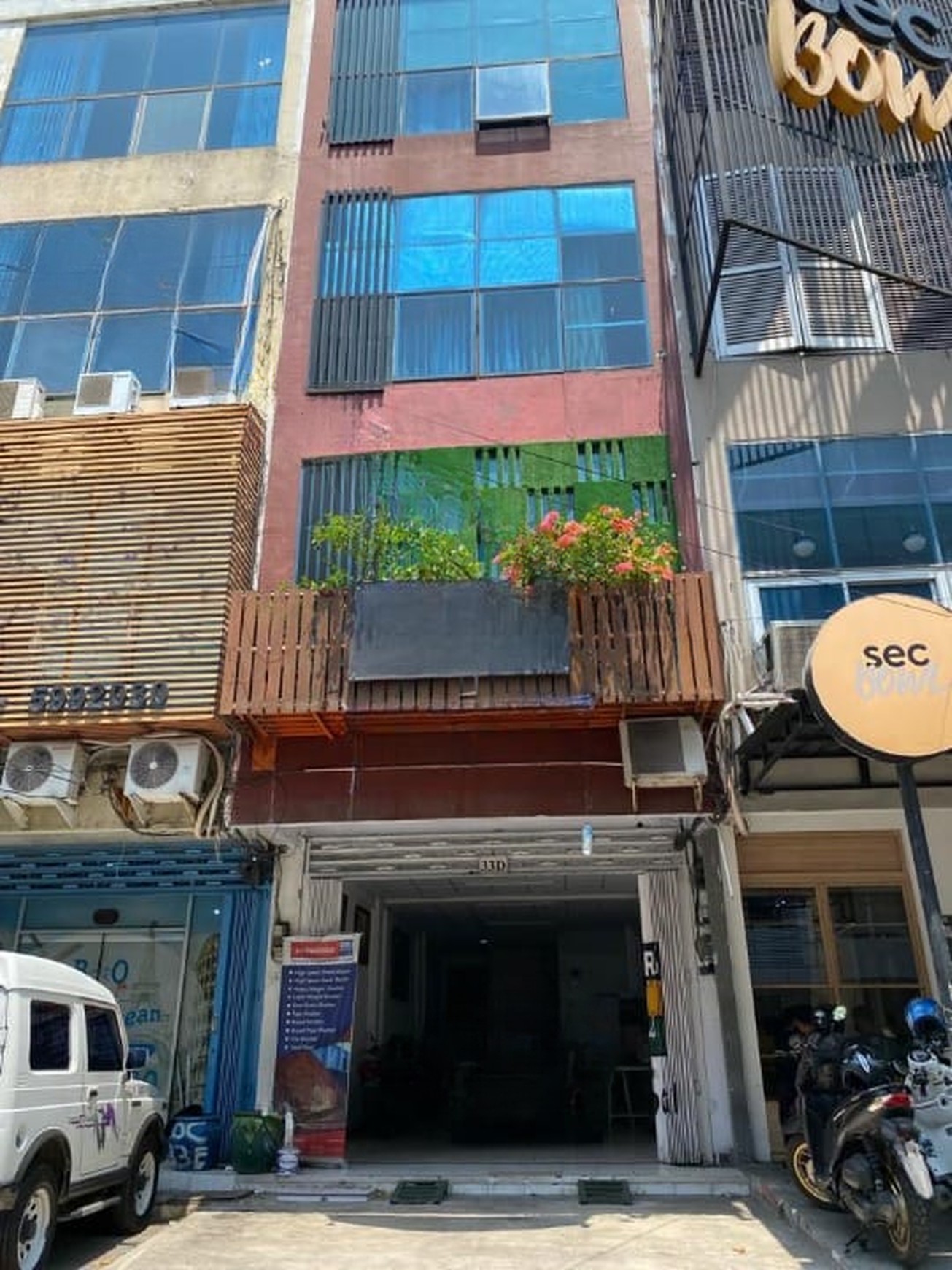 Di Jual Ruko 4 Lantai,  Jl. Manyar Kertoarjo, Surabaya