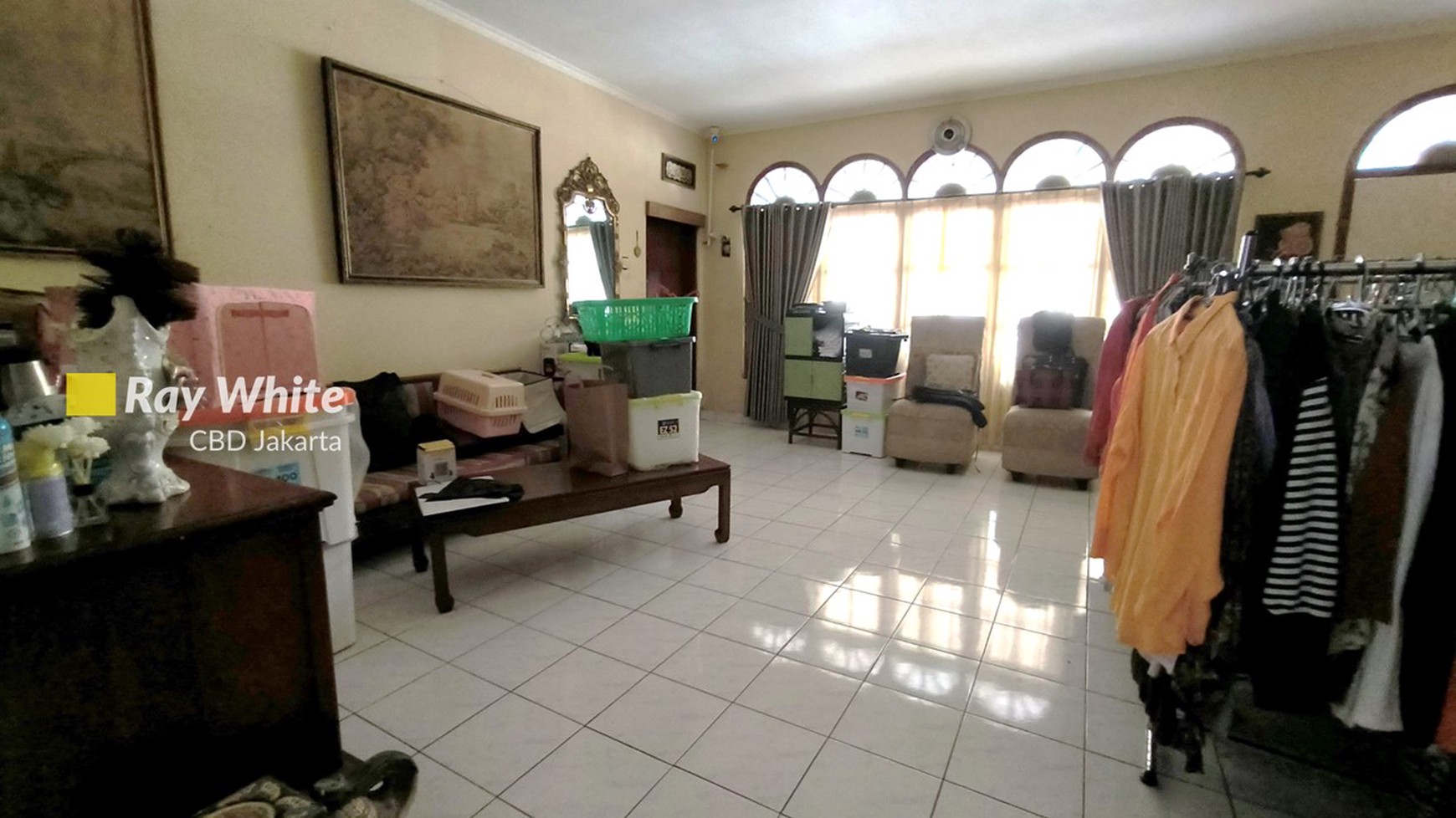 Dijual Rumah Lama Butuh Renovasi Lokasi Strategis di TEBET