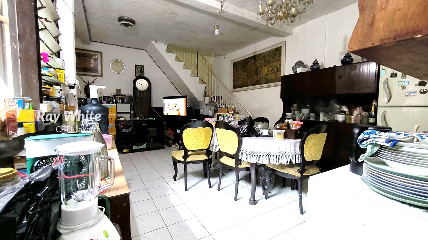 Dijual Rumah Lama Butuh Renovasi Lokasi Strategis di TEBET