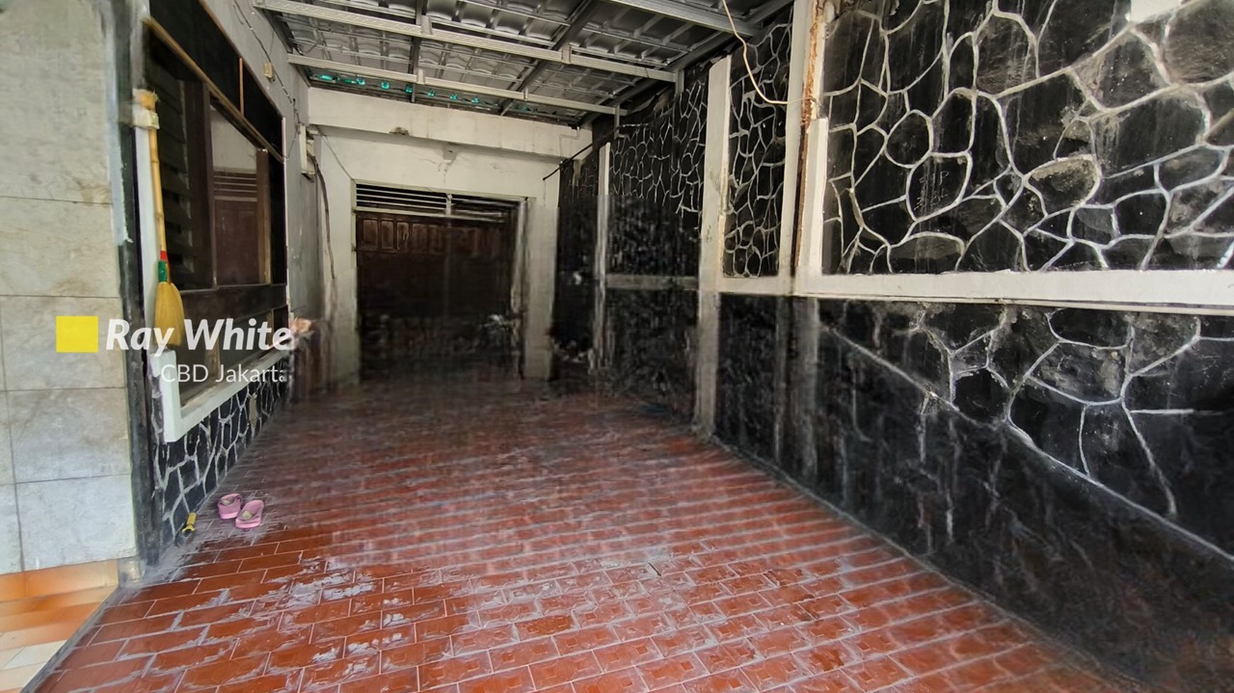 Dijual Rumah Lama Butuh Renovasi Lokasi Strategis di TEBET