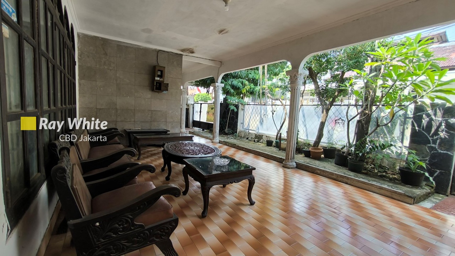 Dijual Rumah Lama Butuh Renovasi Lokasi Strategis di TEBET