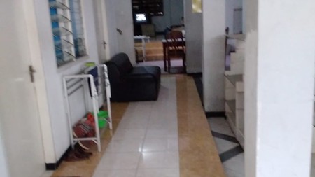 Dijual Kos Aktif  Siwalankerto Selangkah dari UK Petra