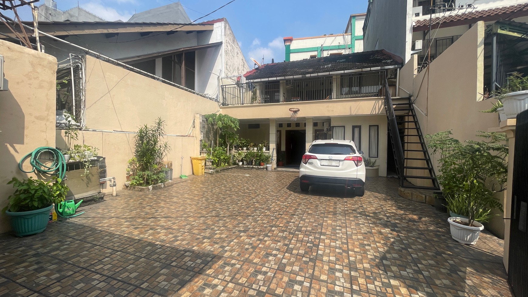 Rumah Dijual di Tanah Abang, Lokasi Strategis & Siap Huni