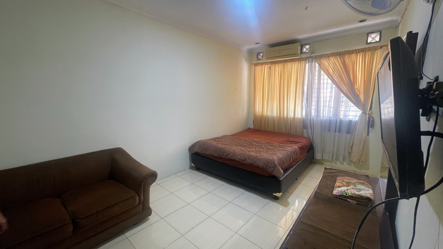 Rumah Dijual di Tanah Abang, Lokasi Strategis & Siap Huni