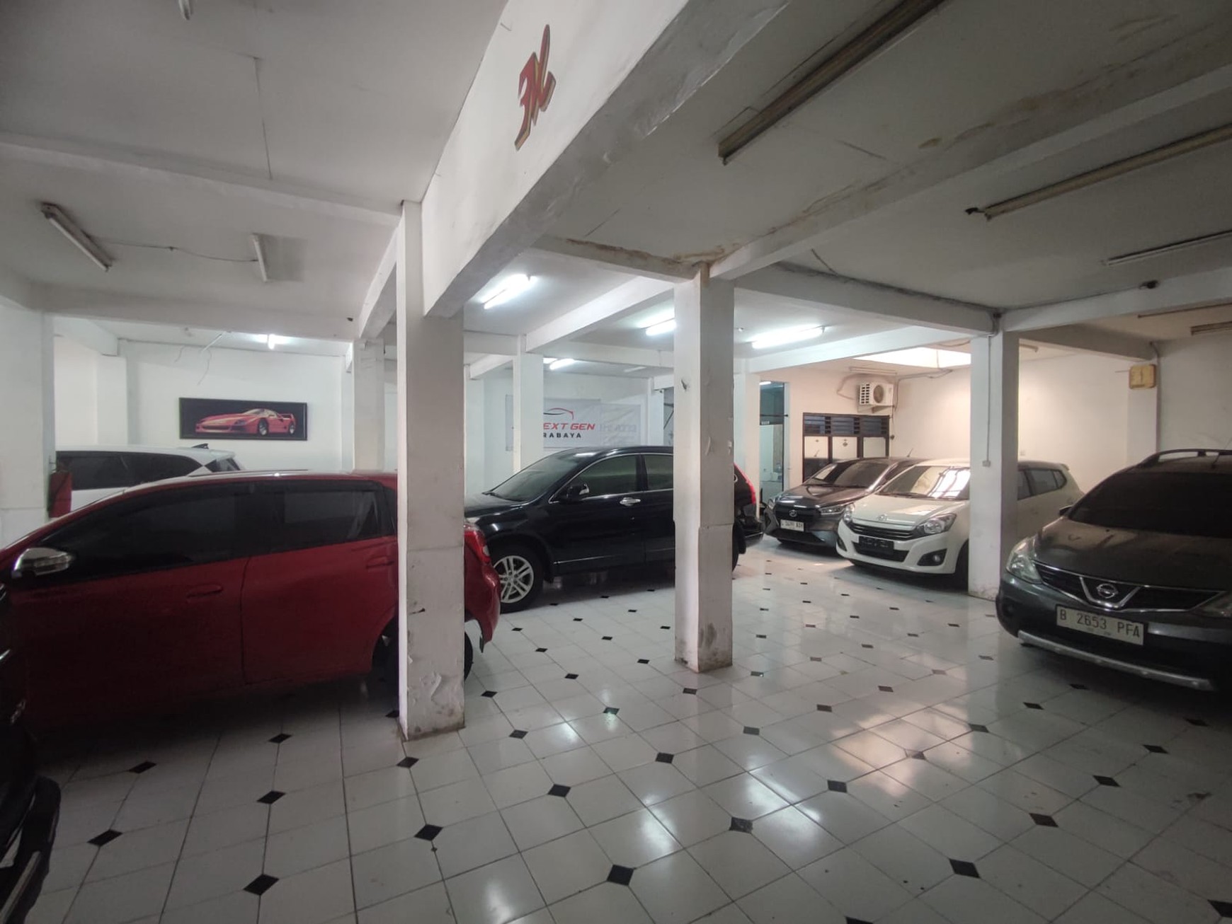 Di Sewakan 2 Property Komersial (Ex Showroom) Jl. Raya Kertajaya