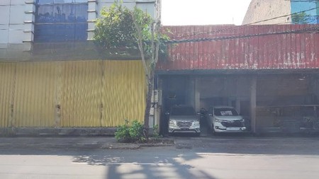 Di Sewakan 2 Property Komersial (Ex Showroom) Jl. Raya Kertajaya