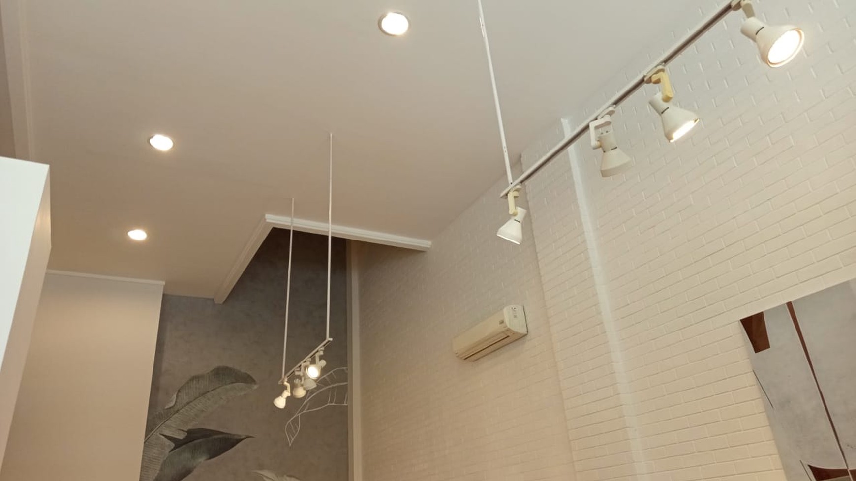 Ruko Gandeng Boulevard,  4  Lantai Jl. Ahmad Yani Summarecon Bekasi