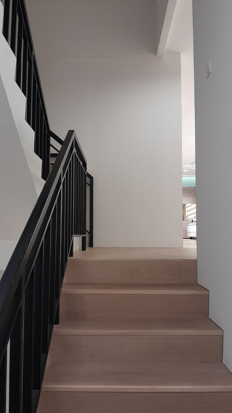 Ruko Gandeng Boulevard,  4  Lantai Jl. Ahmad Yani Summarecon Bekasi