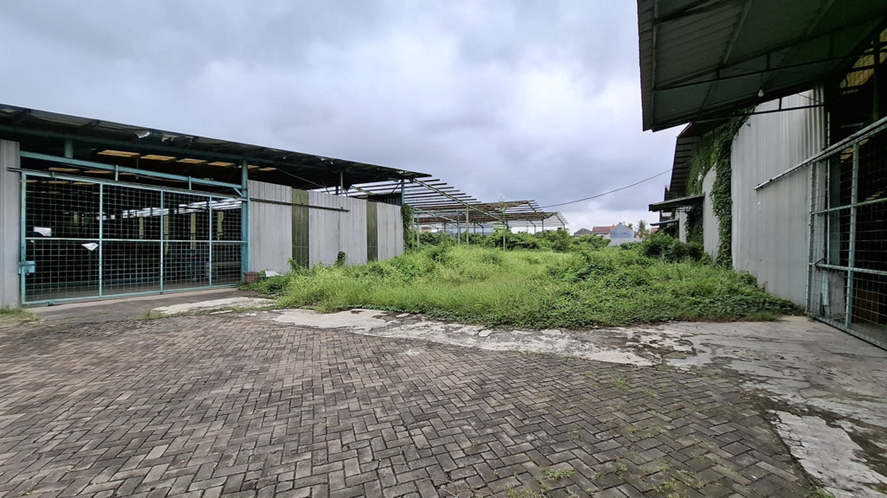 Pabrik 2.2 Ha Dengan 6 Bangunan Fasilitas Lengkap di Tangerang