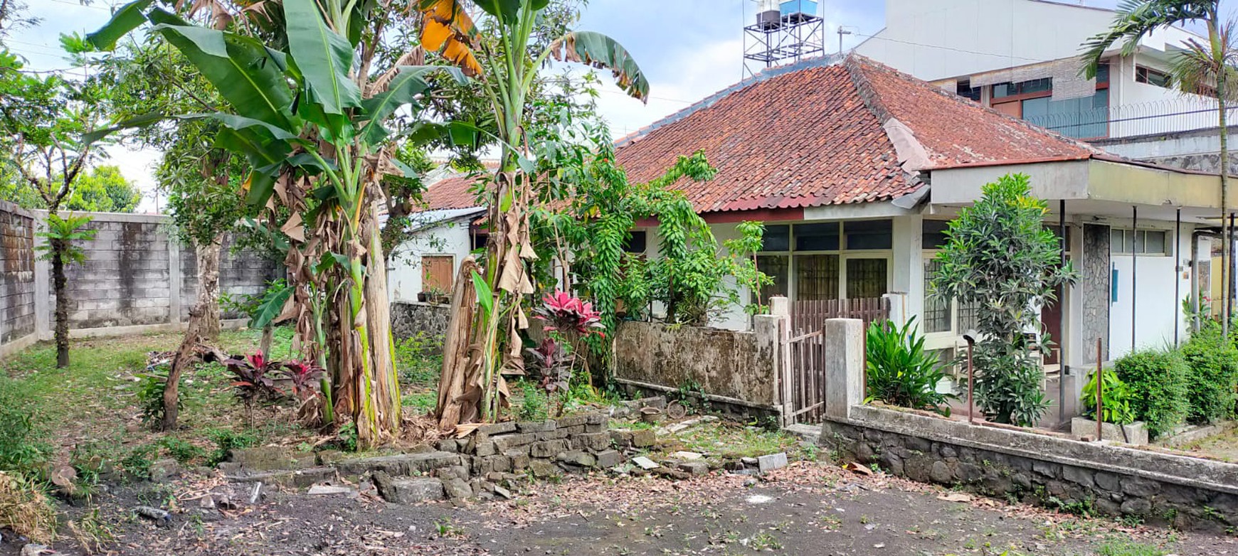 TANAH + BANGUNAN RUMAH DI MAGELANG UTARA