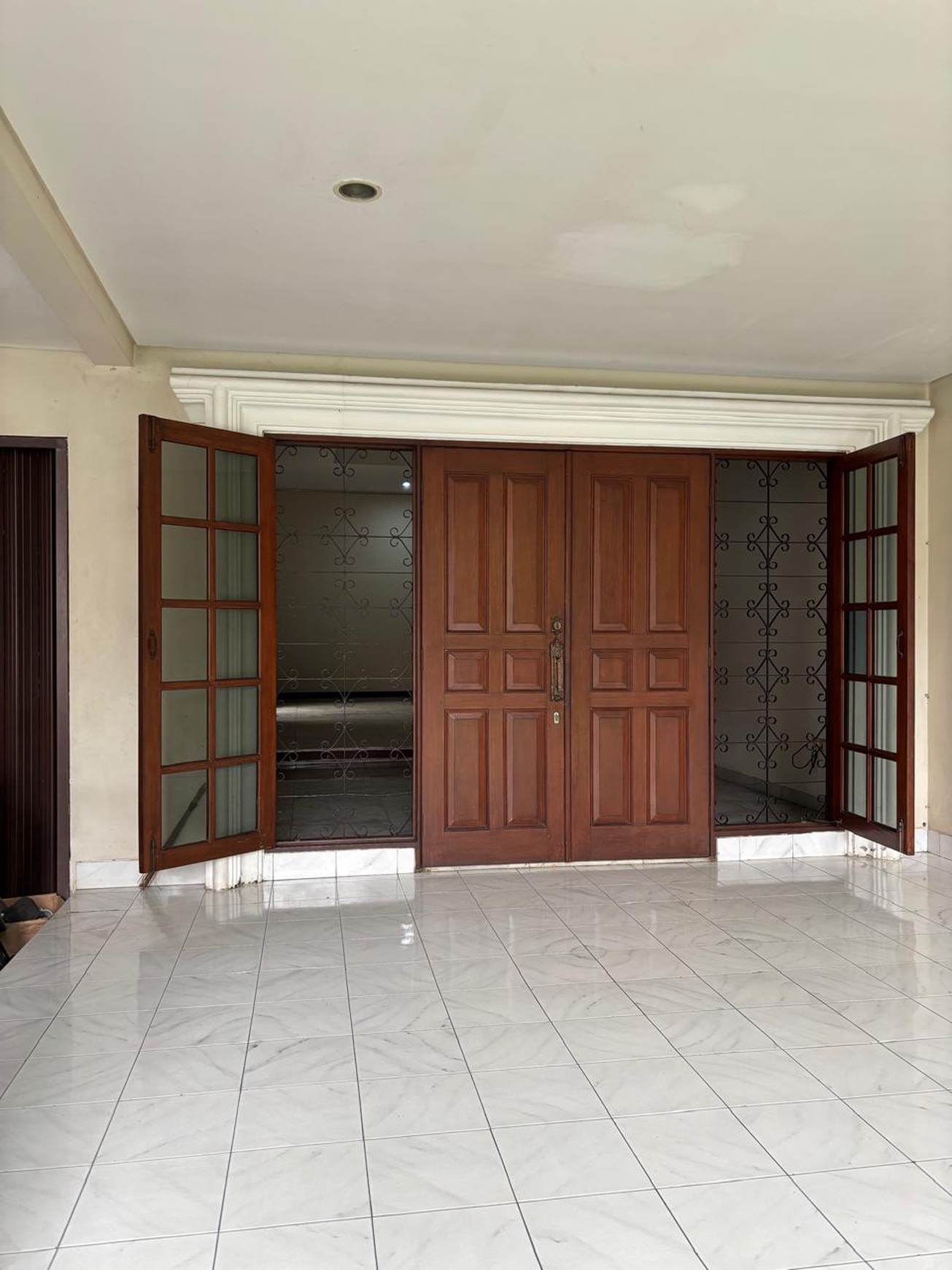 Rumah Elegan di Lokasi Prestisius