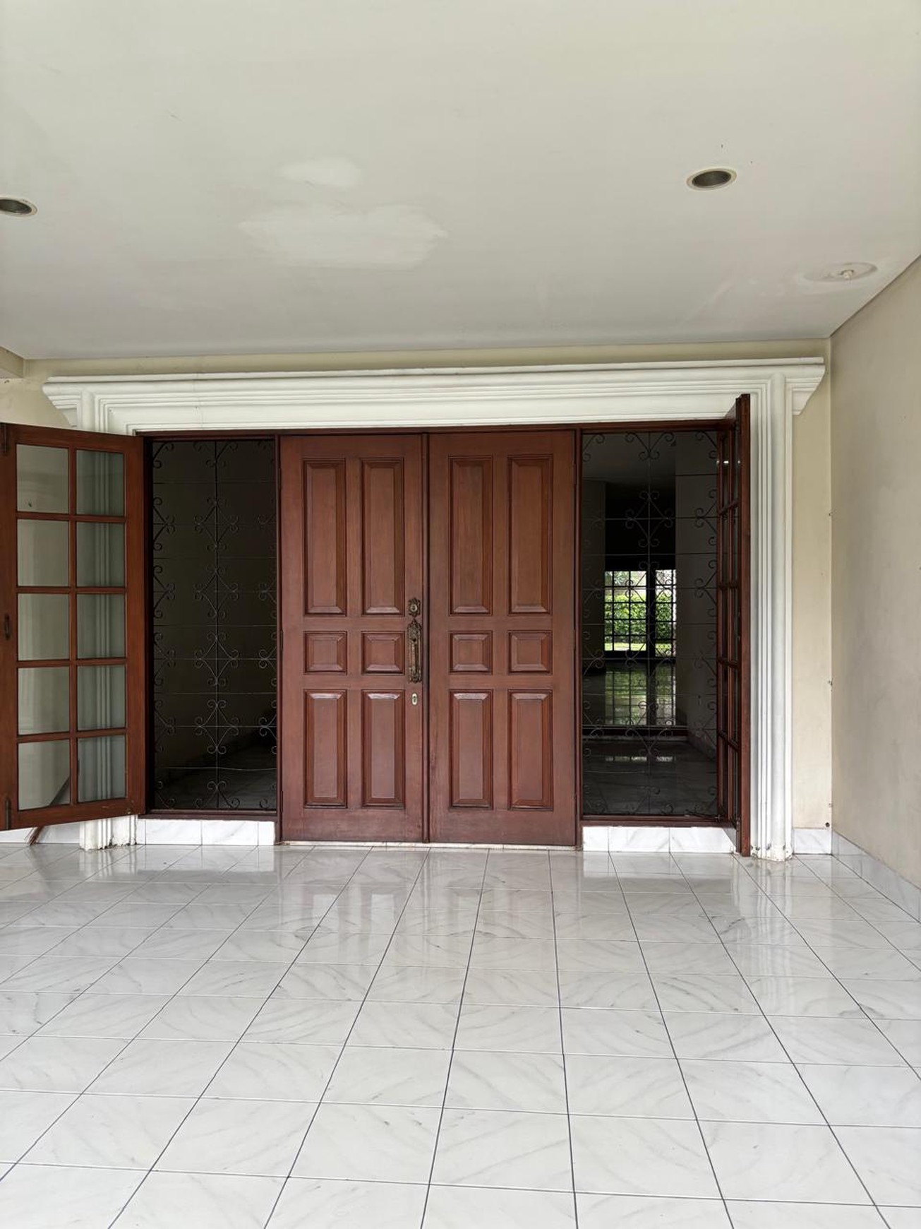 Rumah Elegan di Lokasi Prestisius