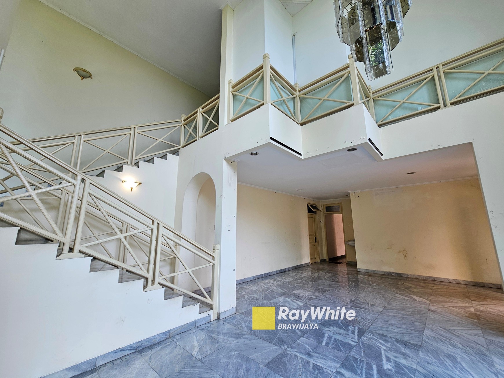 Rumah di Puri Sakti, Cipete, Jakarta Selatan, Di hook, Dekat Kemang dan Antasari