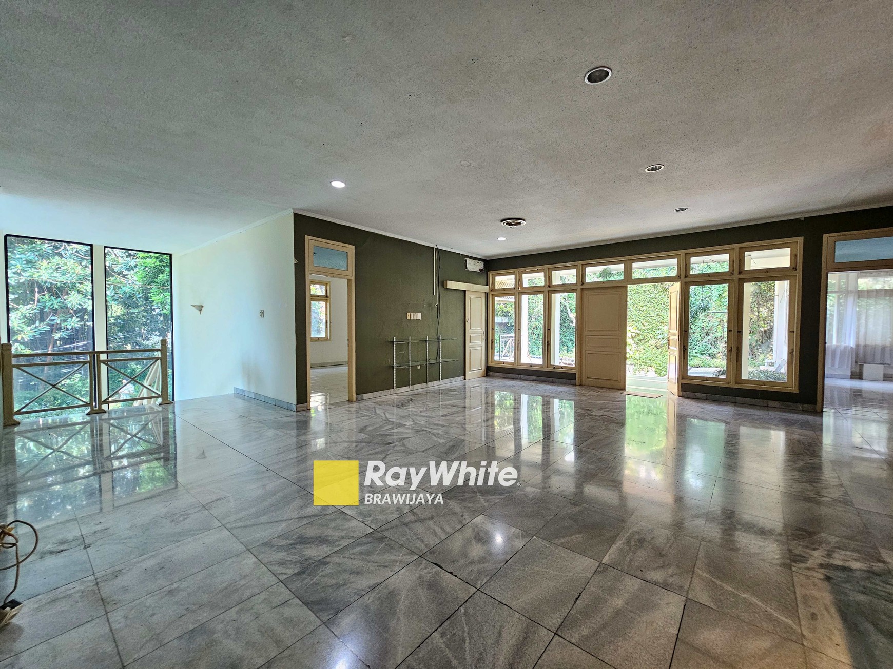 Rumah di Puri Sakti, Cipete, Jakarta Selatan, Di hook, Dekat Kemang dan Antasari