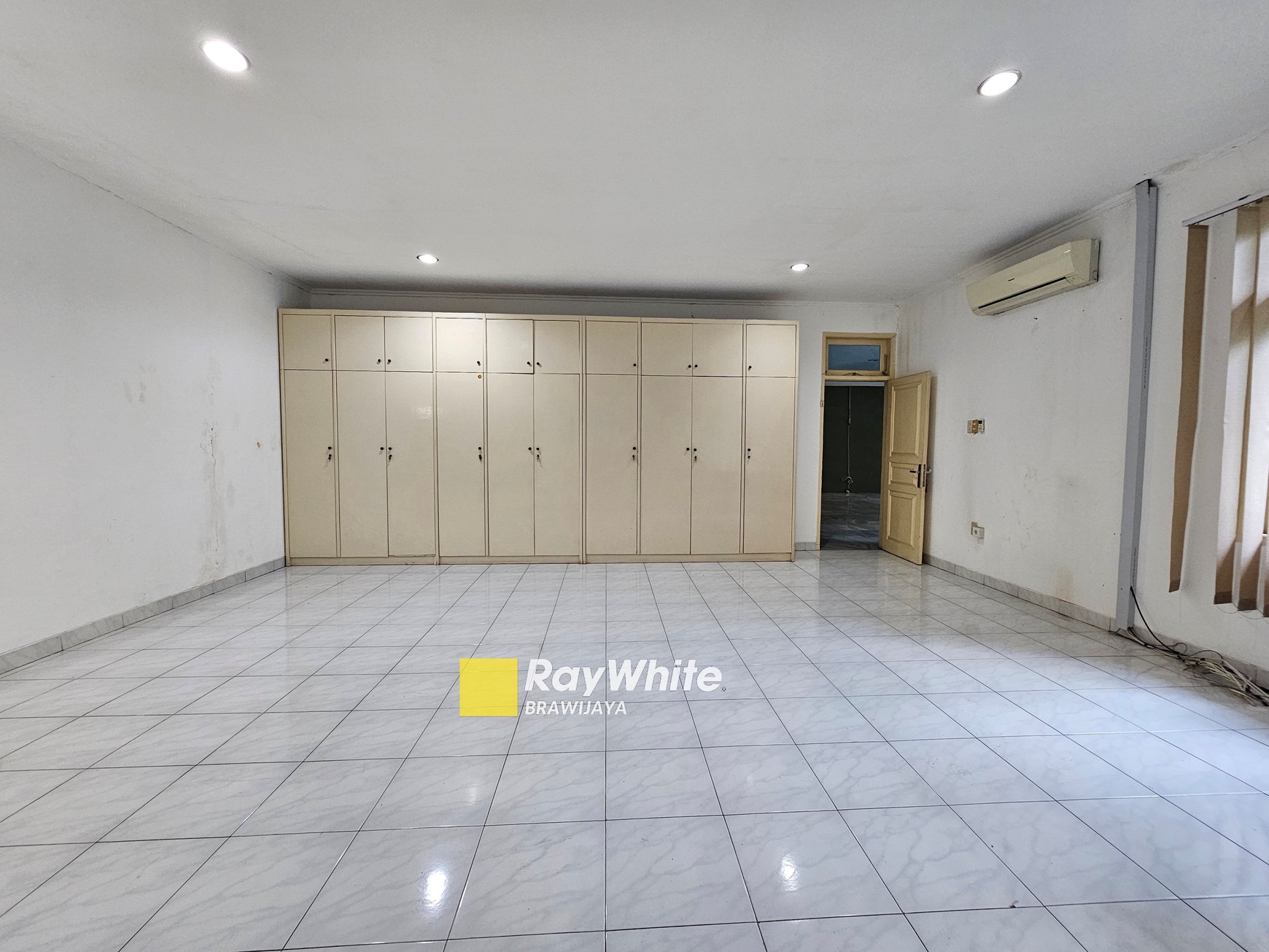 Rumah di Puri Sakti, Cipete, Jakarta Selatan, Di hook, Dekat Kemang dan Antasari