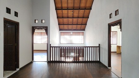 Disewakan Rumah Unfurnished di Lokasi Strategis Menteng