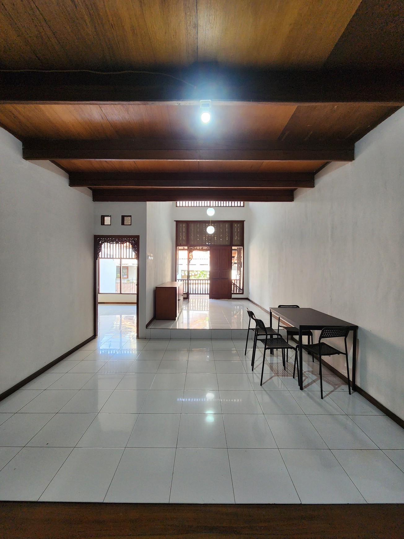Disewakan Rumah Unfurnished di Lokasi Strategis Menteng