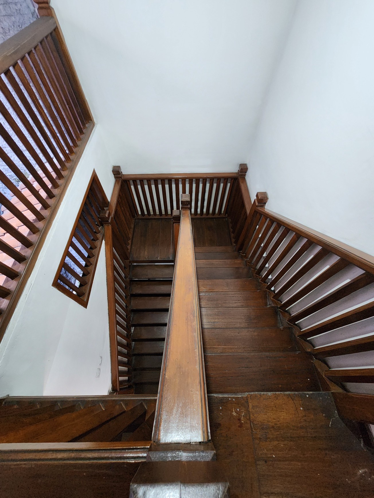 Disewakan Rumah Unfurnished di Lokasi Strategis Menteng
