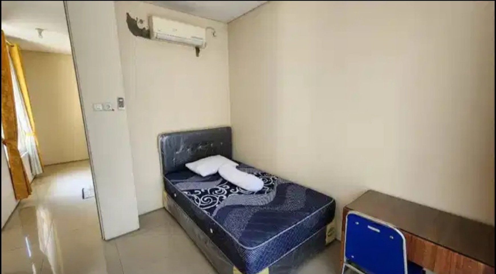 Murah Disewakan Rumah Royal Residence Semi furnished Dekat Citraland, Dian Istana, Graha Family, Pakuwon Indah