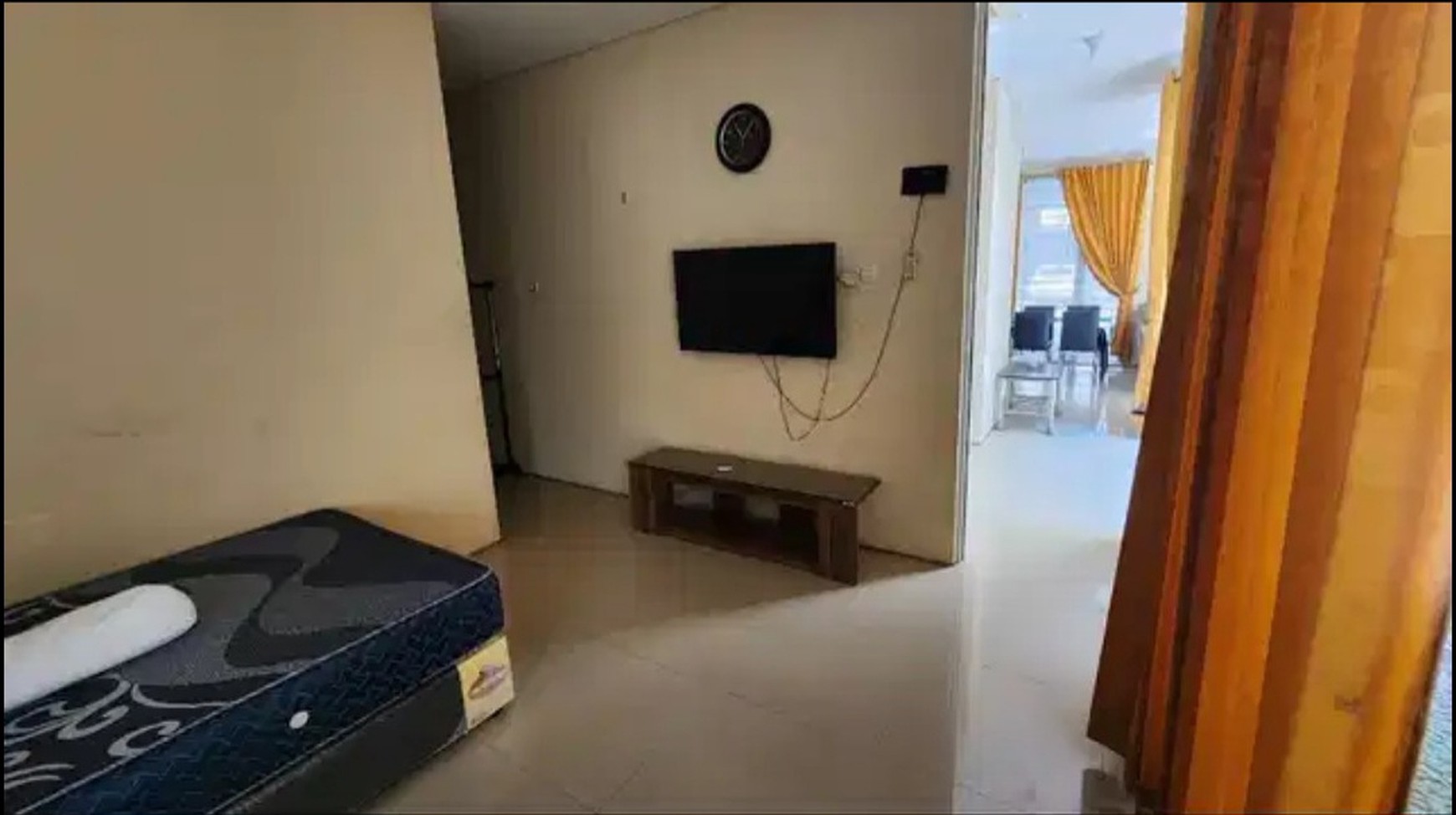 Murah Disewakan Rumah Royal Residence Semi furnished Dekat Citraland, Dian Istana, Graha Family, Pakuwon Indah