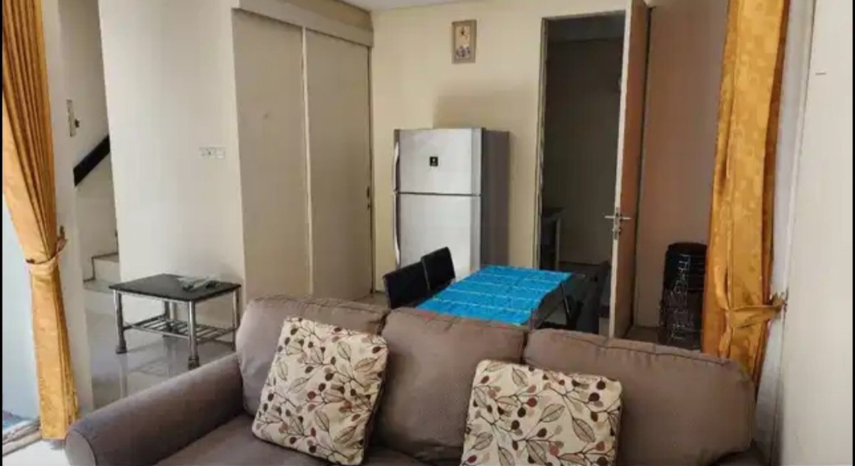 Murah Disewakan Rumah Royal Residence Semi furnished Dekat Citraland, Dian Istana, Graha Family, Pakuwon Indah