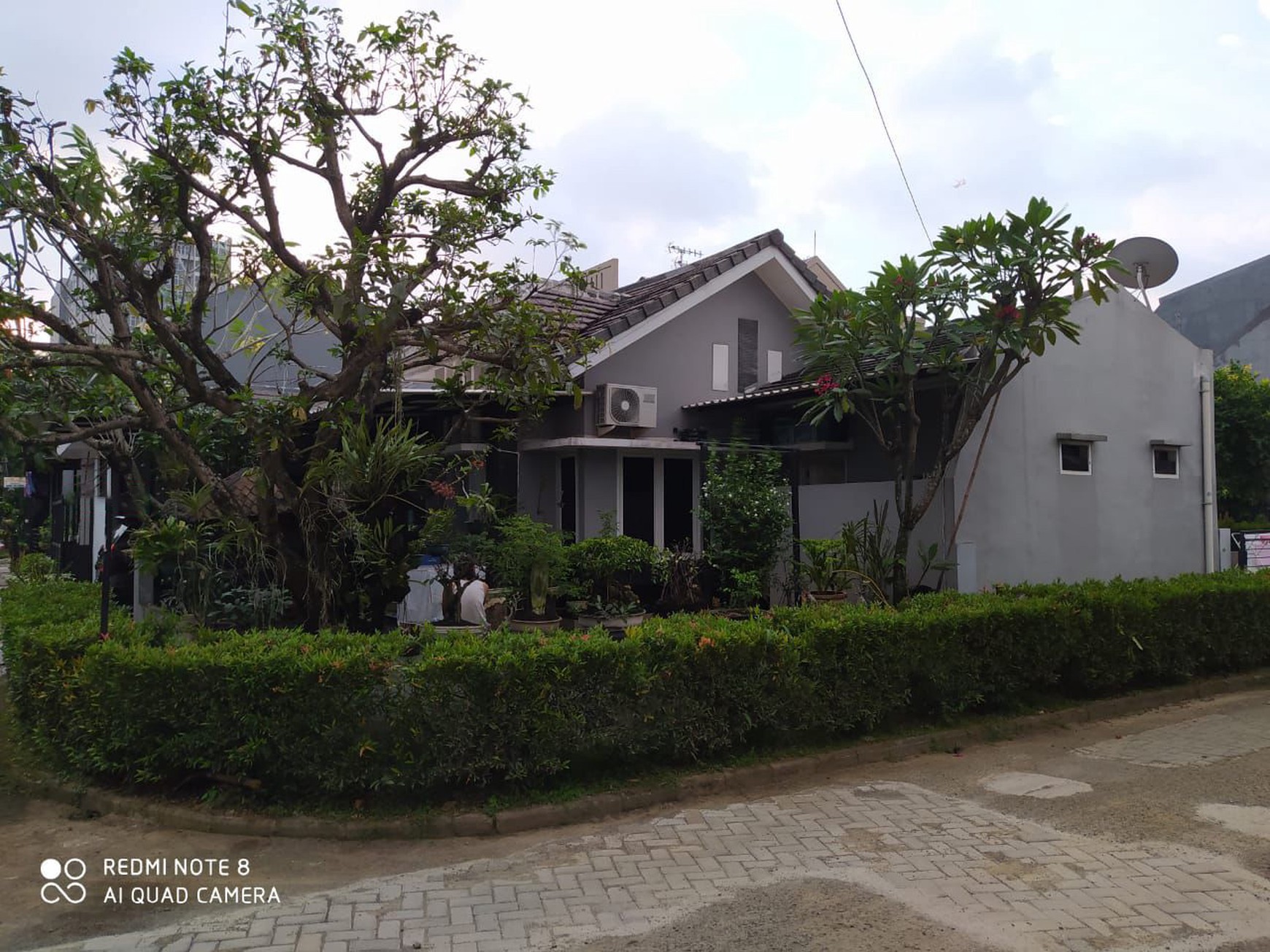 Rumah Hook Siap Huni dengan Hunian Nyaman SHM @Jelupang, Serpong Utara